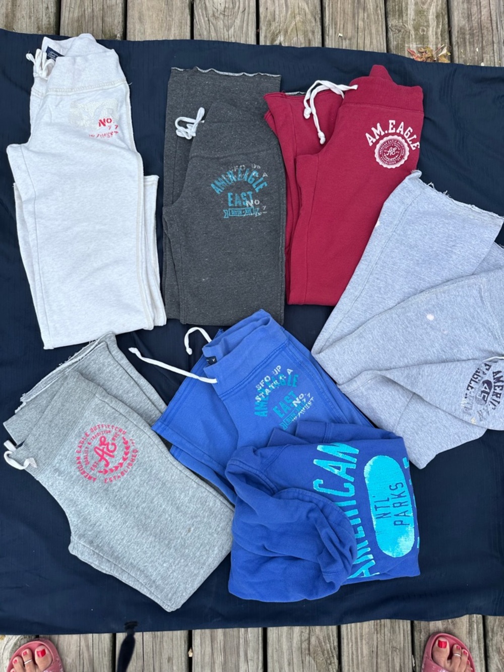 AE low rise drawstring sweats. Bootcut. All size small. One sweatshirt included